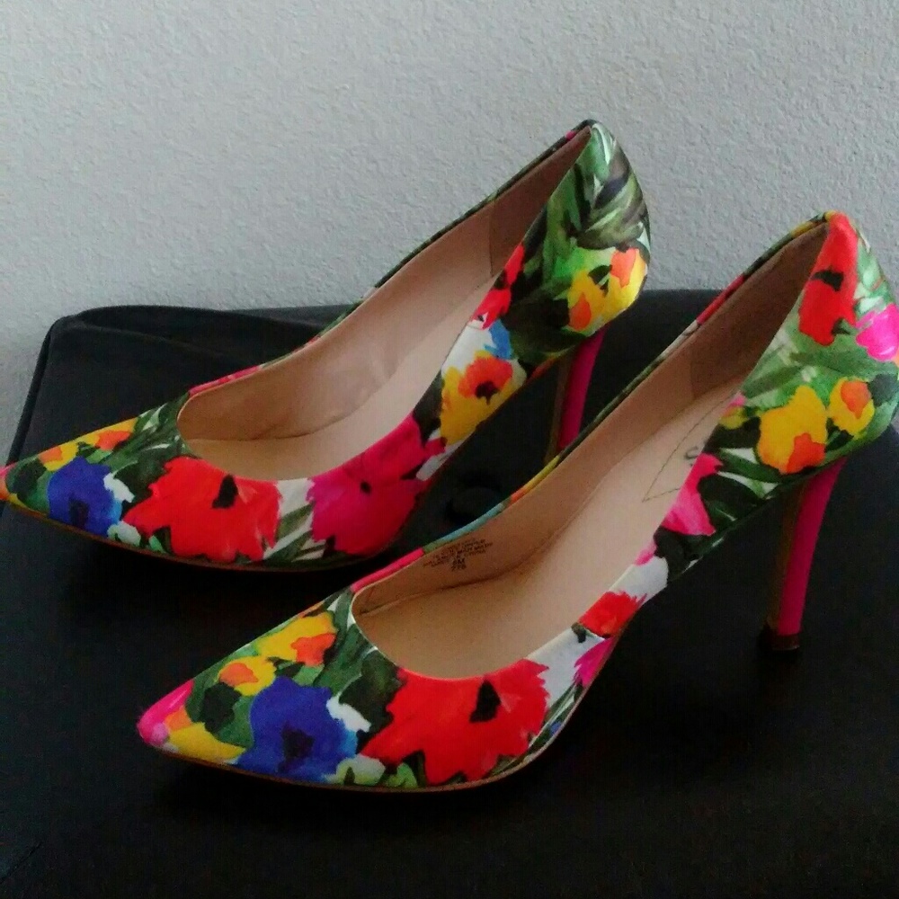 Guess heels